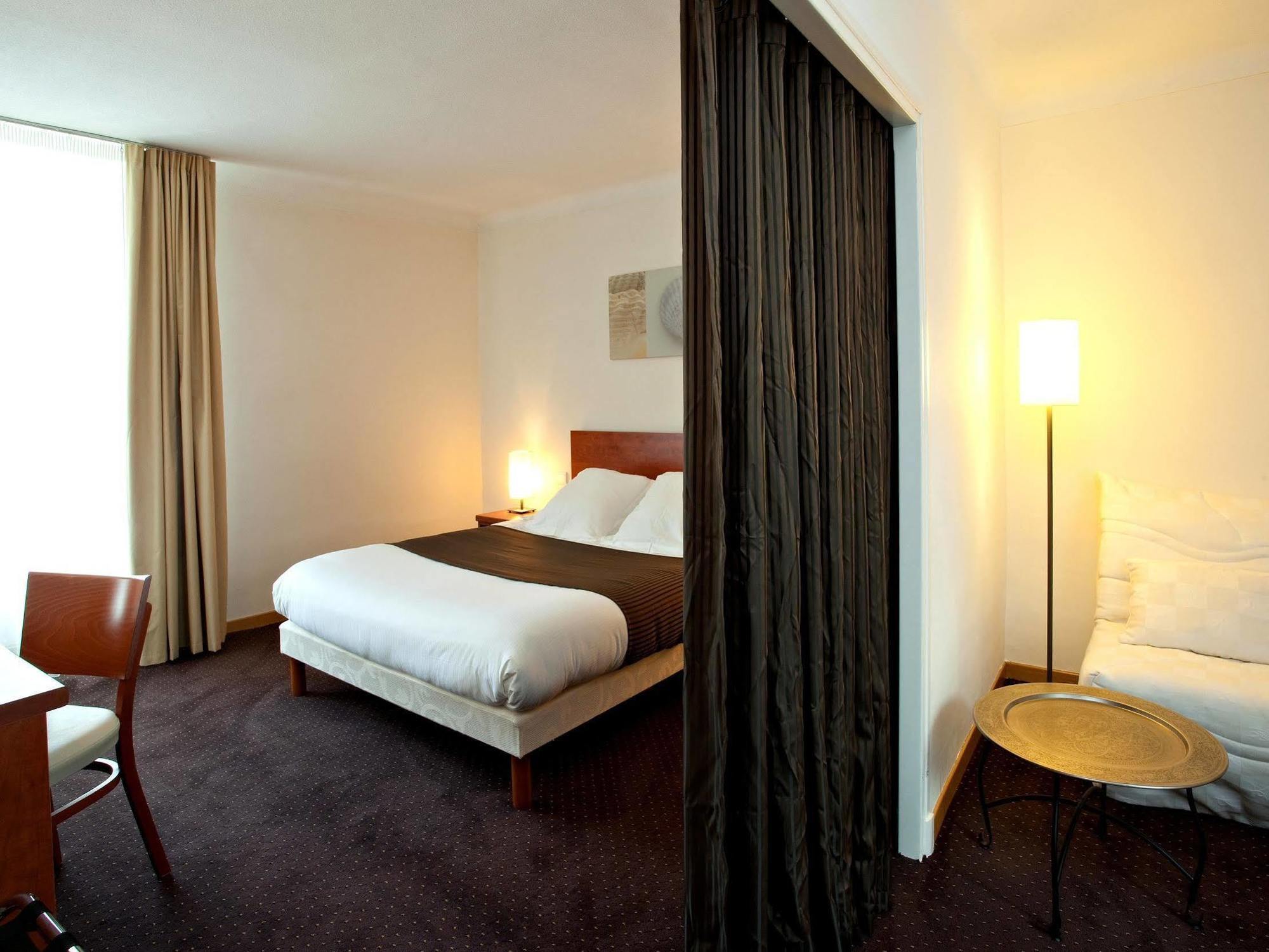 Hotel La Riviere 3*